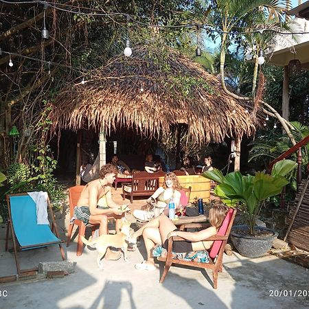 The Seaside Bungalow Hostel And Bar Хой Ан Екстериор снимка