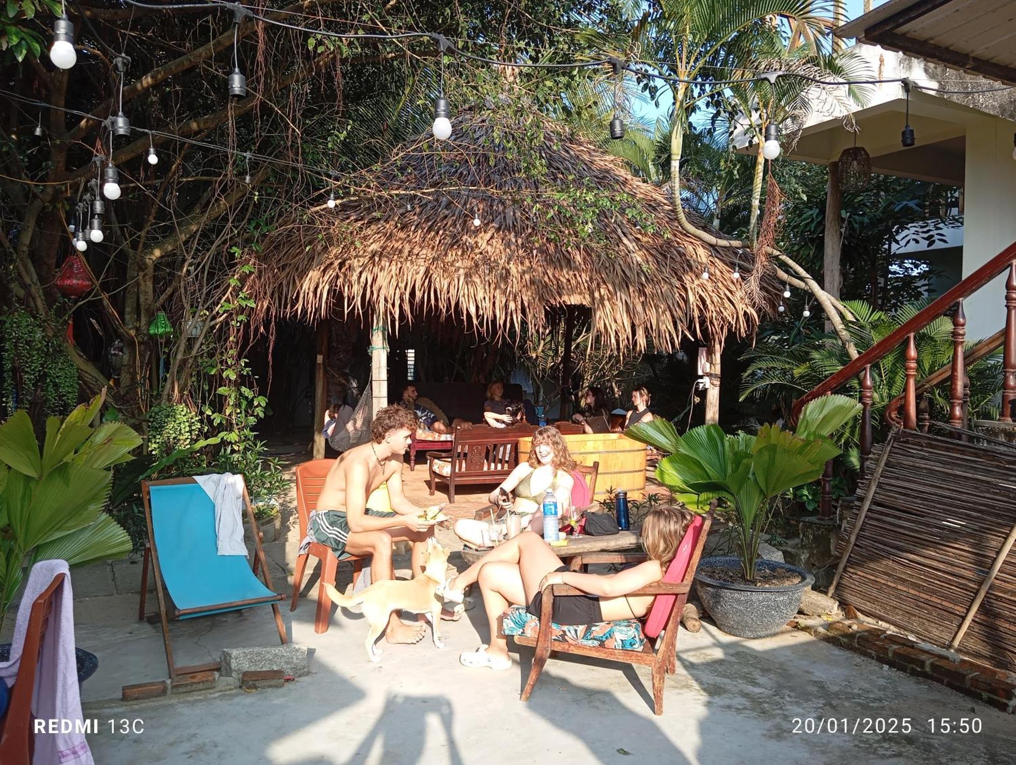 The Seaside Bungalow Hostel And Bar Хой Ан Екстериор снимка